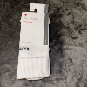 bnwt, lululemon, crew length, socks